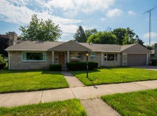 104 S Ironwood Dr, South Bend, IN
