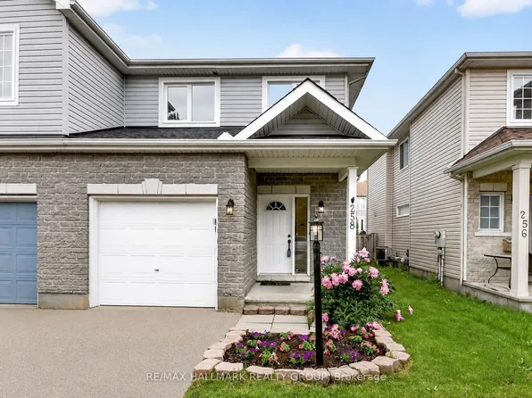 258 Deerfox Dr, Ottawa, ON K2J 4Z2