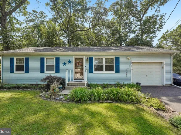 39 Teaberry St, Browns Mills, NJ 08015