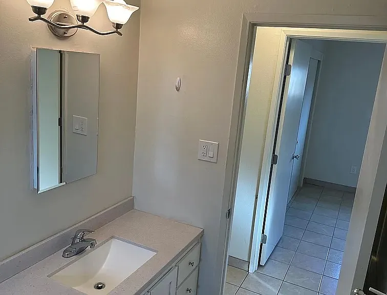589 Johnston St — Photo 9