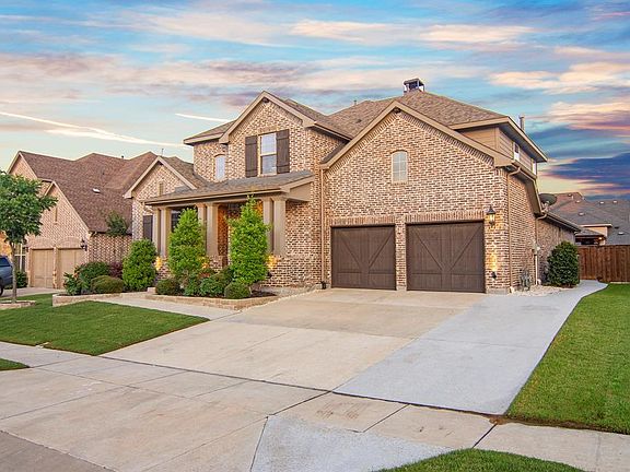 2nd image of 1028 Holston Hills Trl