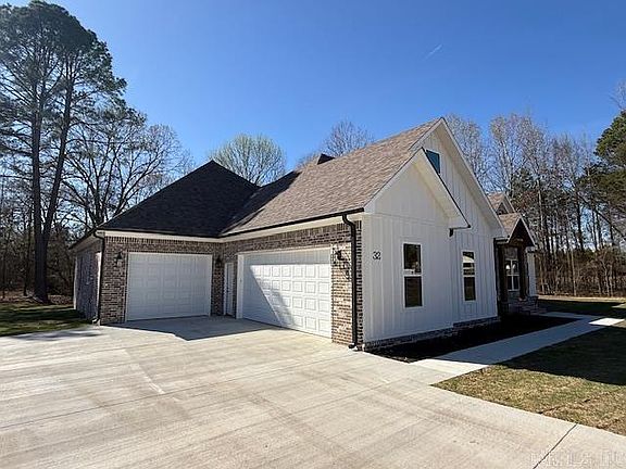 3rd image of 32 Ules Watson Dr