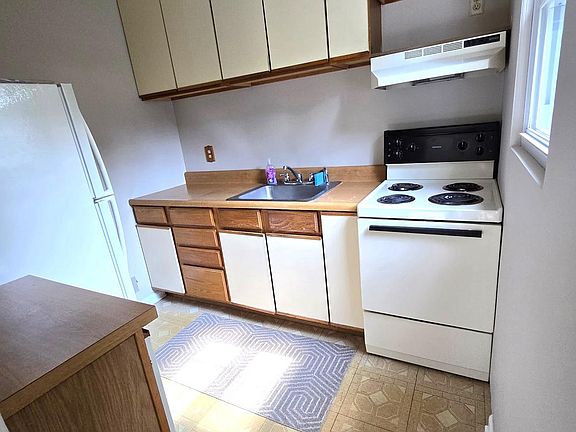 2nd image of 14 Glorney St