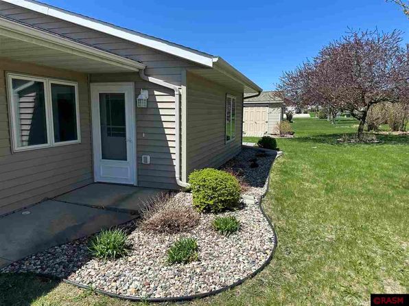 1442 7th St N, New Ulm, MN 56073