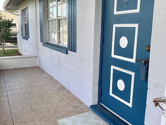 3rd image of 2577 Wright Ave