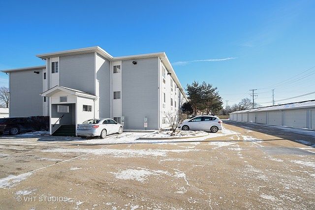 1st image of 3130 W Monroe St APT 316