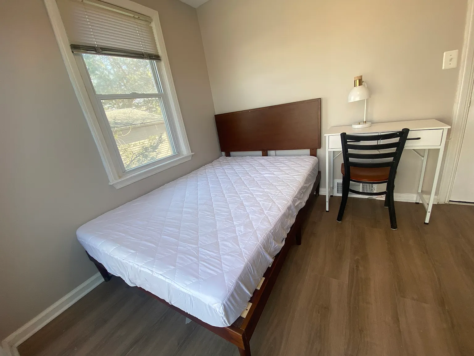 Studio, 180 sqft, $880 — Photo 4