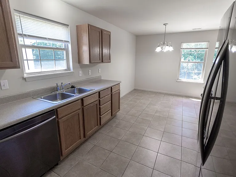 1408 Bodie Dr — Photo 7