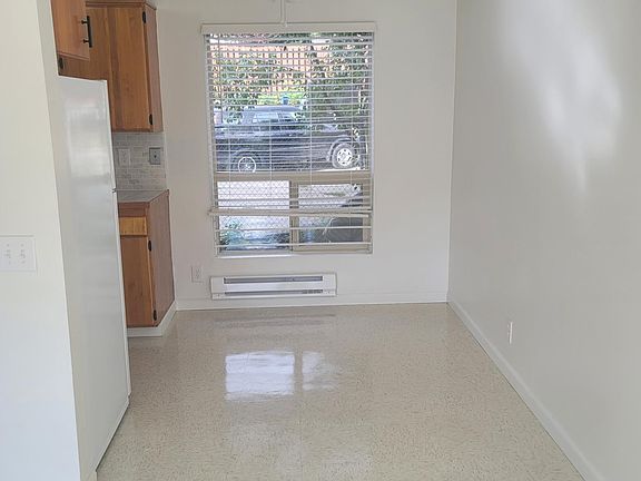 5th image of 4840 S Holden St #5