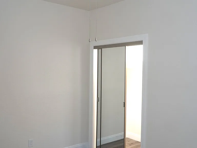 Los Robles Apartments — Photo 5