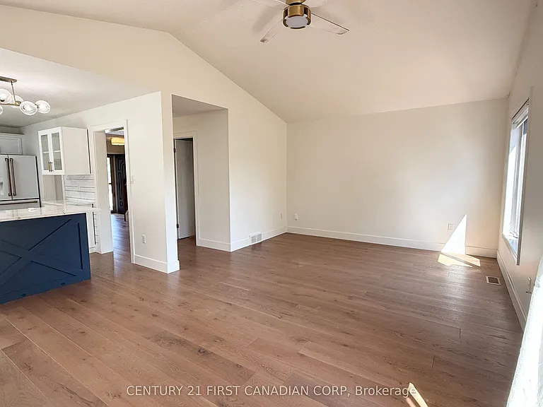 197 Baxter St — Photo 11