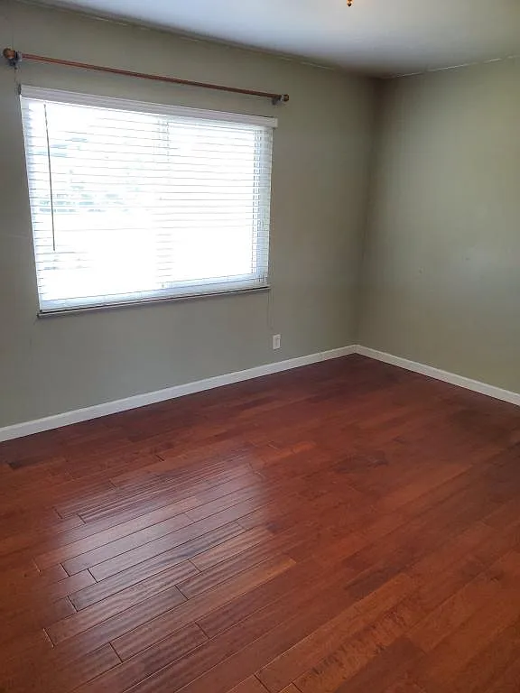 213 W Norwich Dr — Photo 3