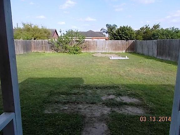 5th image of 2822 Fan Palm Dr E