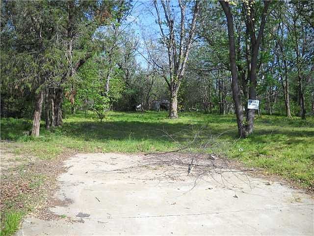 2nd image of 2612 N Ditmer Rd