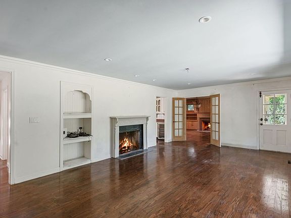 4th image of 598 Eton Dr