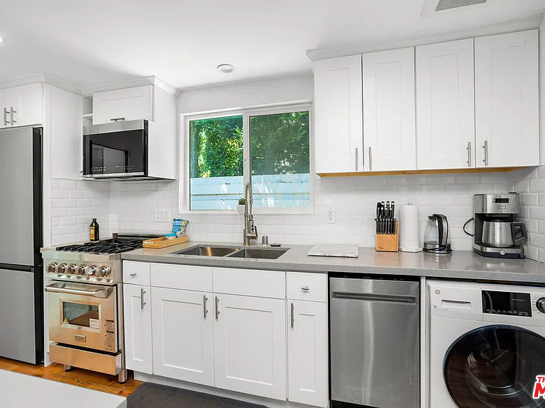 4734 Los Feliz Blvd — Photo 32