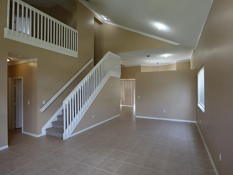 2202 SE 17th Ave — Photo 6