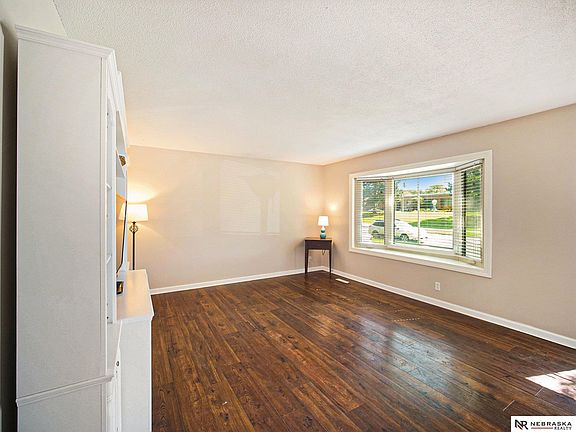 5th image of 5001 S 52nd St