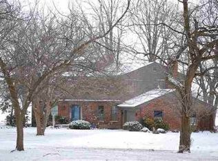 26663 E River Rd, Grosse Ile, MI 48138