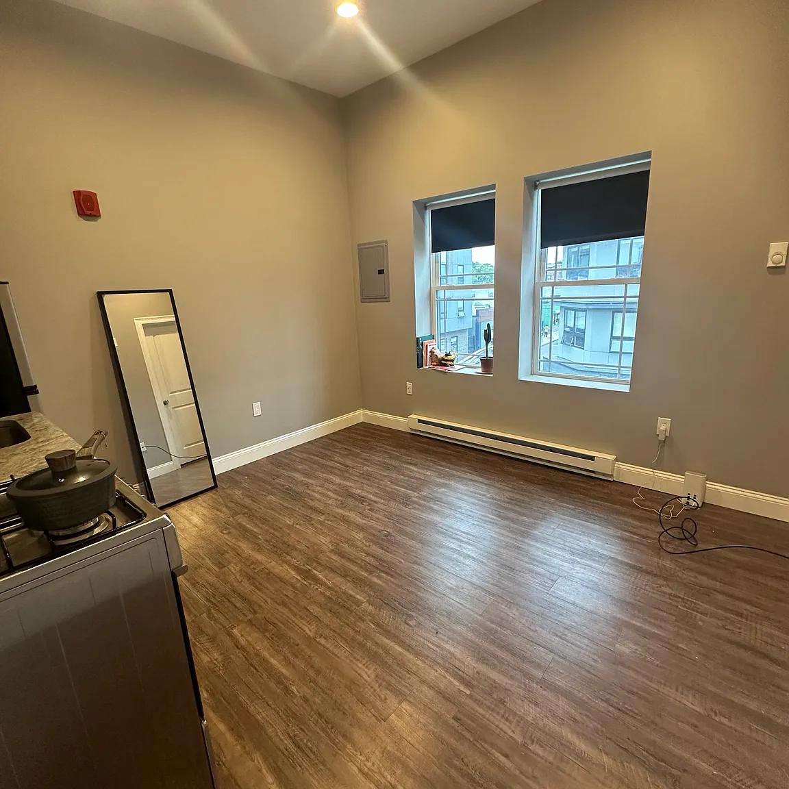 1 bed, 250 sqft, $1,600 — Photo 2