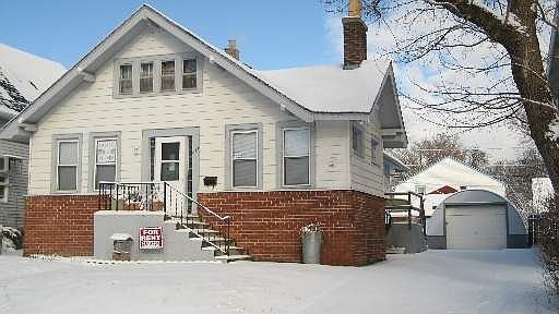 2nd image of 812 Cummings Ave