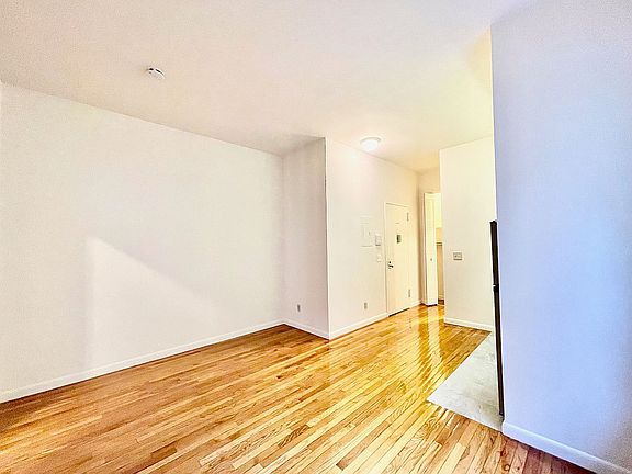 4th image of 328 E 95th St APT 32