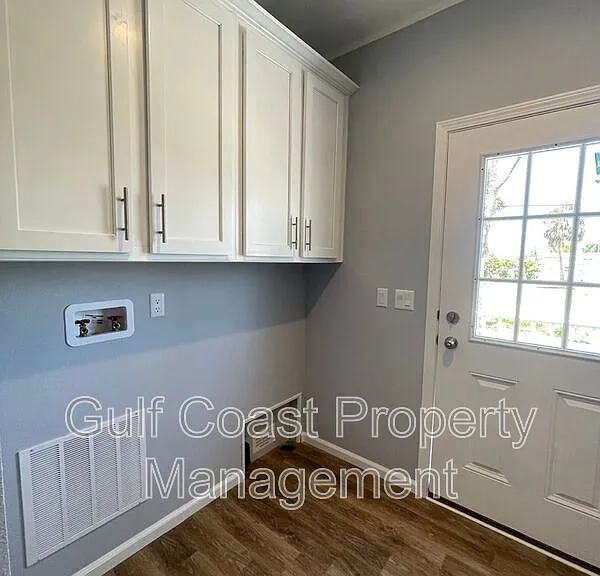 3200 Holly Ave — Photo 27
