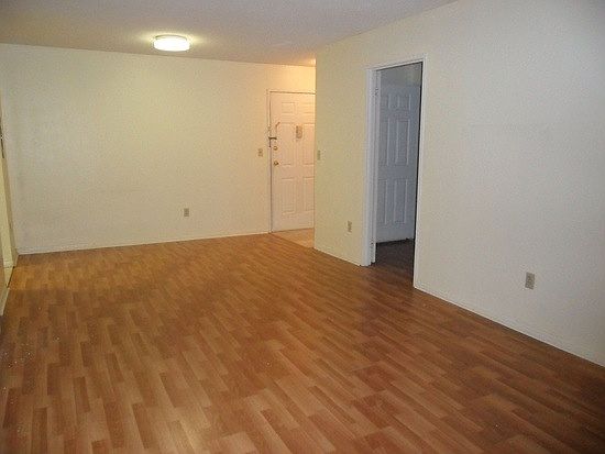 2nd image of 1120 Bergen St APT E31