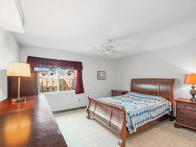 1500 NE 13th Ter #G6 — Photo 13