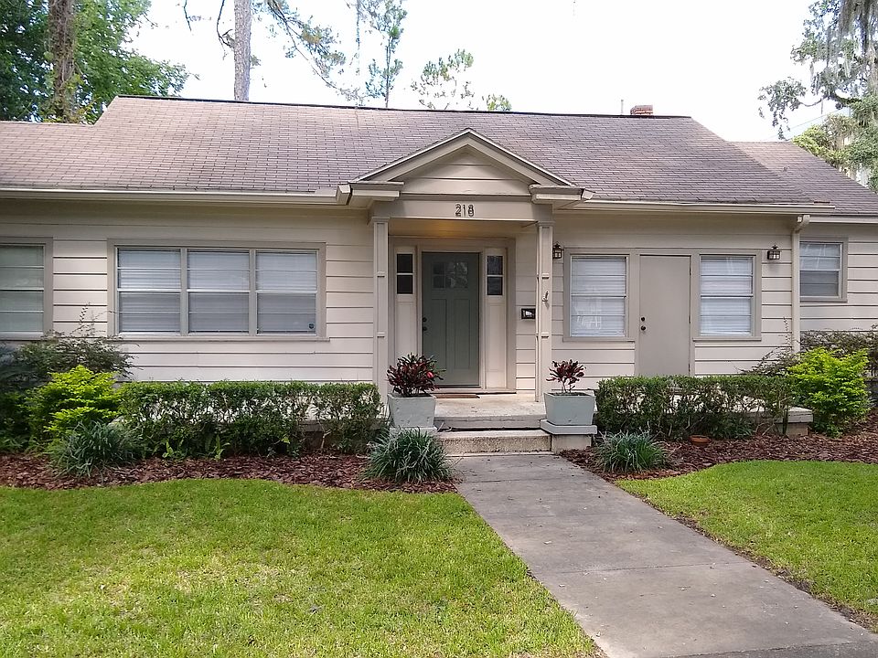 1st image of 218 NW 12th Ter