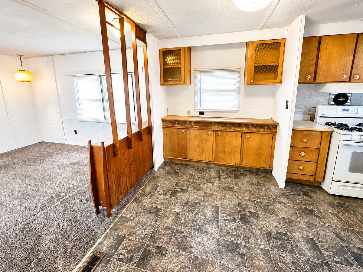 Building Photo - 130 E Flint Hills Blvd #19