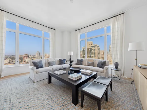 200 East 83rd Street image 1 of 13