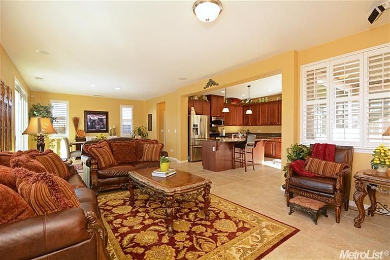 1st image of 1080 Chapelhill Ln