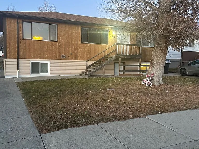 323 Covert Ln — Photo 3