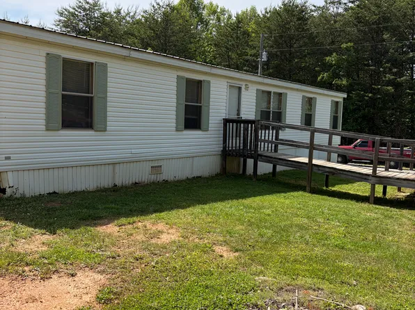 2345 Easome Rd, Hurt, VA 24563