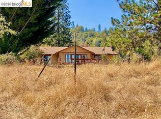 17275 Corcoran Gray Rd, Big Oak Flat, CA 95305
