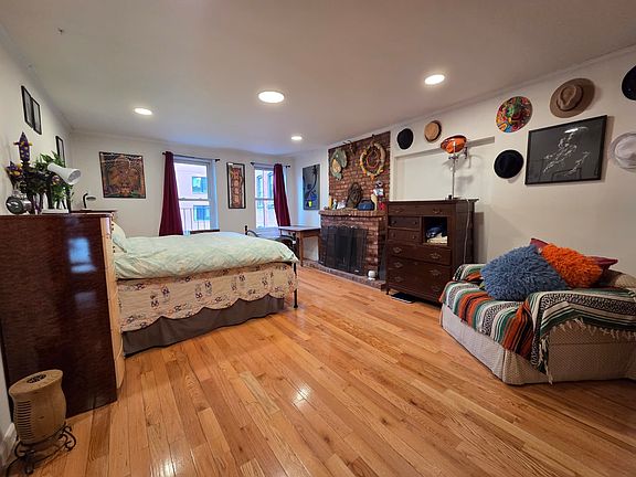 2nd image of 645 E 11th St APT 3F