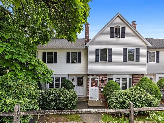 3rd image of 1 Traverse St #E