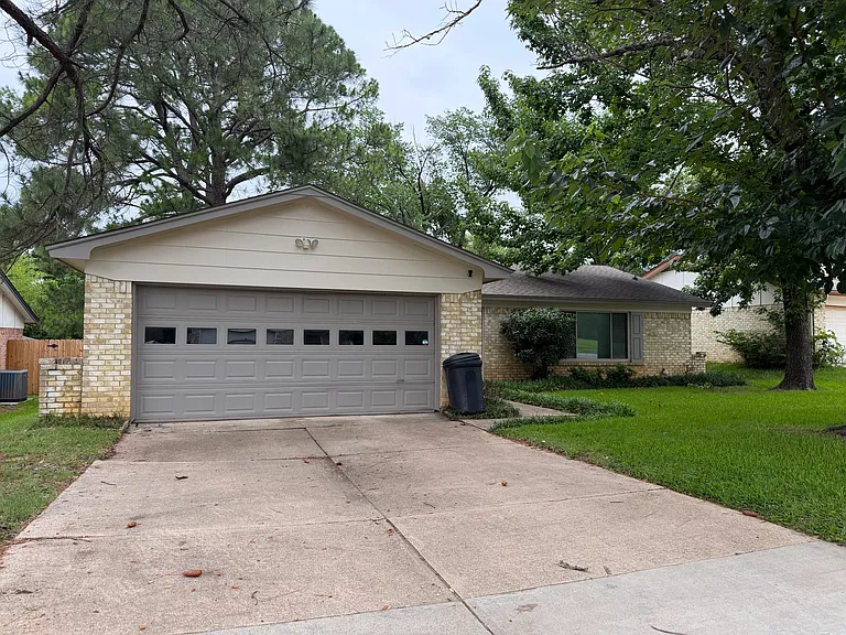 608 Aspenway Cir — Photo 1