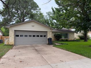 608 Aspenway Cir, Euless, TX 76039