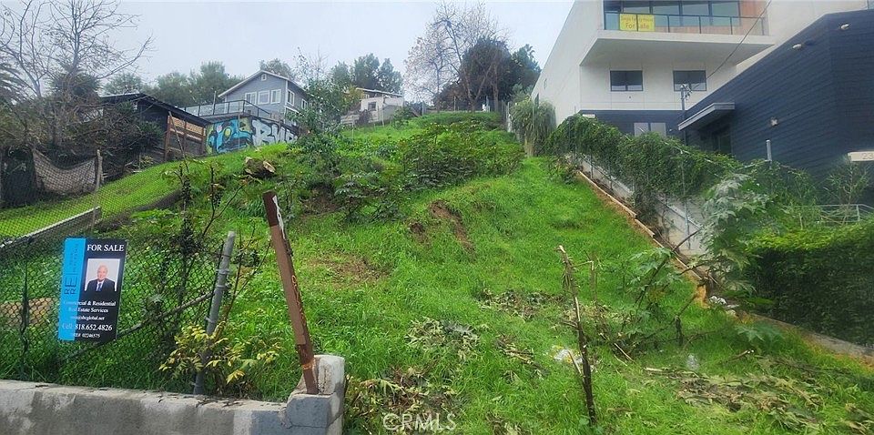 1st image of 2348 Riverside Dr