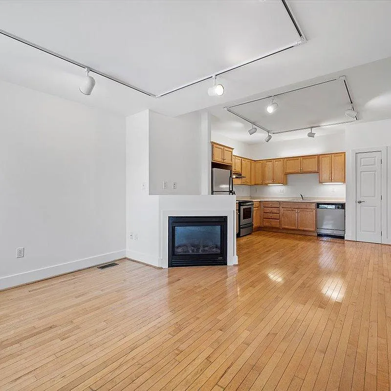 Building Photo - 6349 Marchand St #A