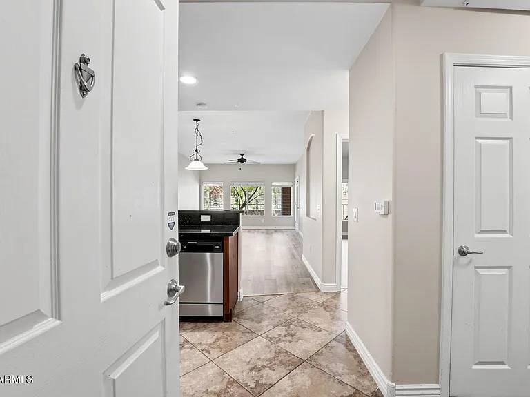 5450 E Deer Valley Dr #1015 — Photo 2