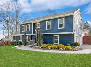 8 Elmwood Dr, Monroe, NY 10950