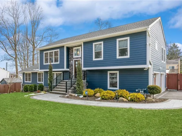 8 Elmwood Drive, Monroe, NY 10950