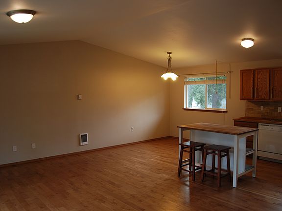 5th image of 25902 55th Avenue Ct E