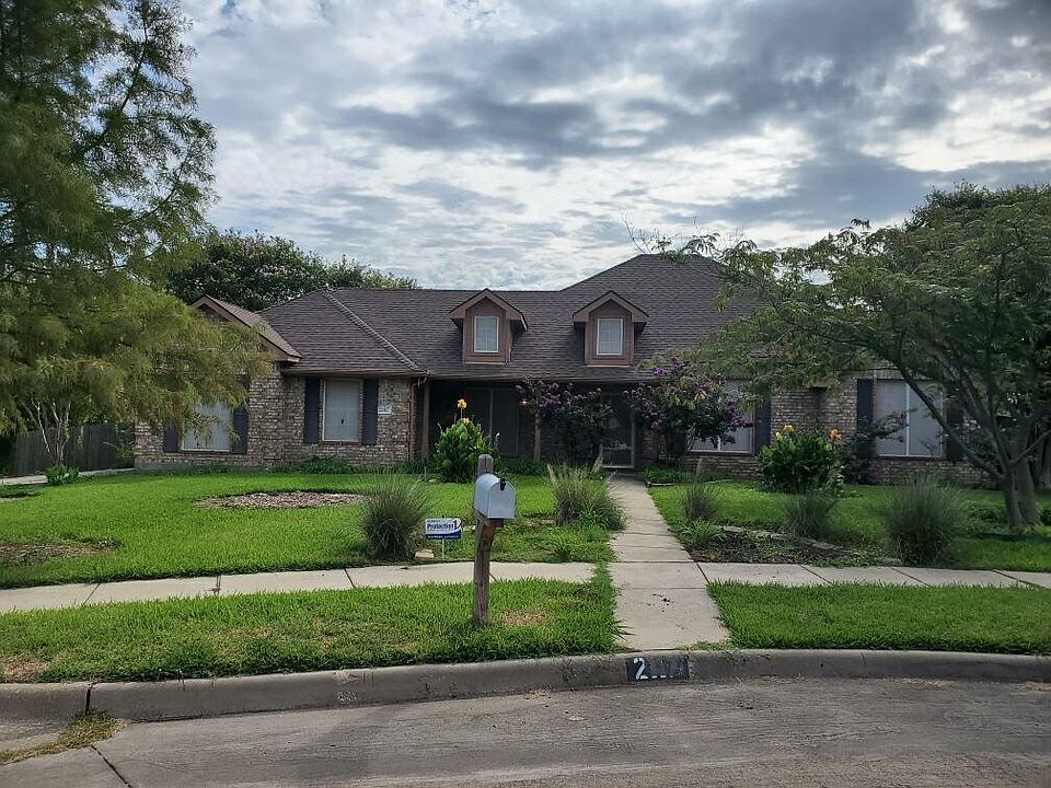 1st image of 2117 Crawford Dr