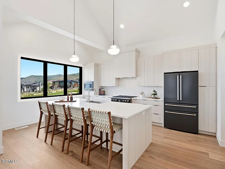 1285 E Lasso Trl — Photo 11