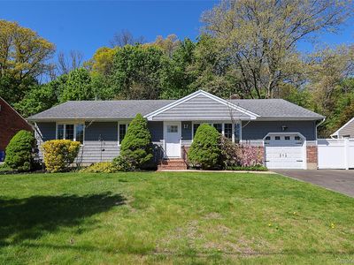5 Mapletree Lane, Huntington Station, NY, 11746
