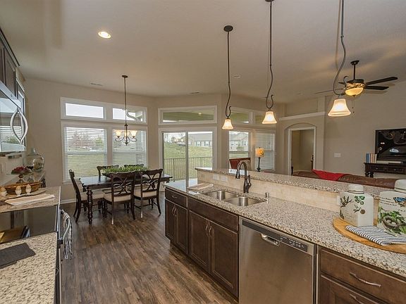 2nd image of 3261 Fontaine Ct #64301